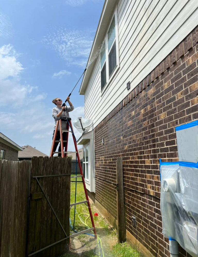 House Washing Services in Leawood, KS