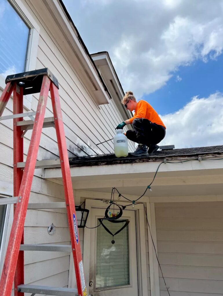 Roof-Cleaning-in-Olathe, KS